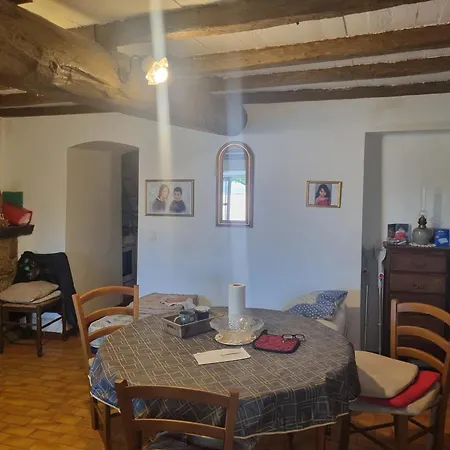 Сasa de vacaciones Maison De Village